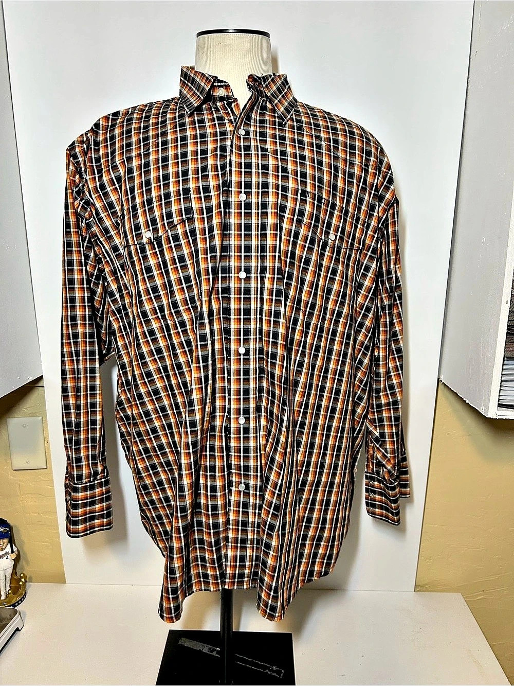 Wrangler Western Shirt Plaid Cotton Shirt in Black & Orange Size Medium